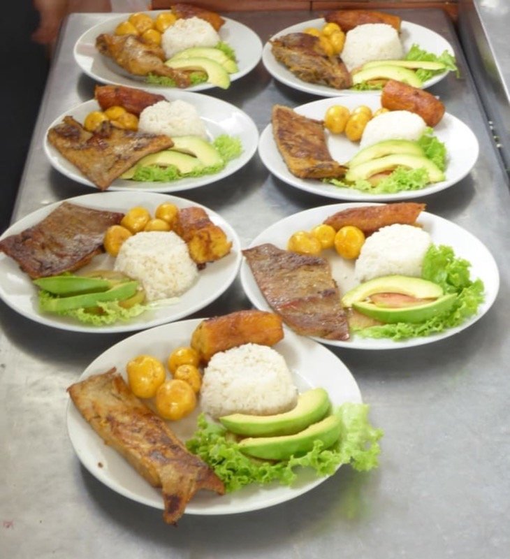 Pablos Restaurant — Almuerzo 8